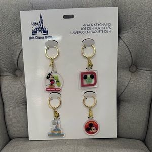 Disney WDW 50th Magical Celebration Mickey Castle 4 Pack Keychains New with Card